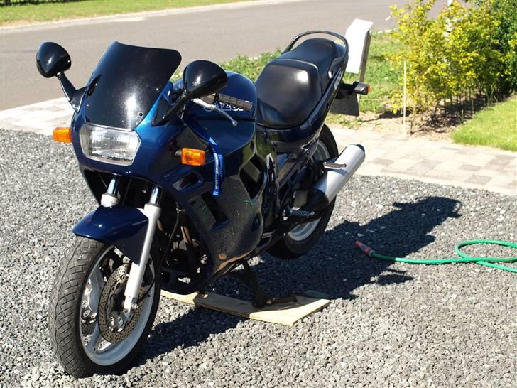 Suzuki GSX 600 F*Solgt* - Syntes faktisk hun er en smuk dame, selv med 18 år på bagen billede 8