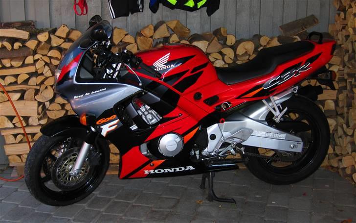 Honda CBR 600 F3 billede 1
