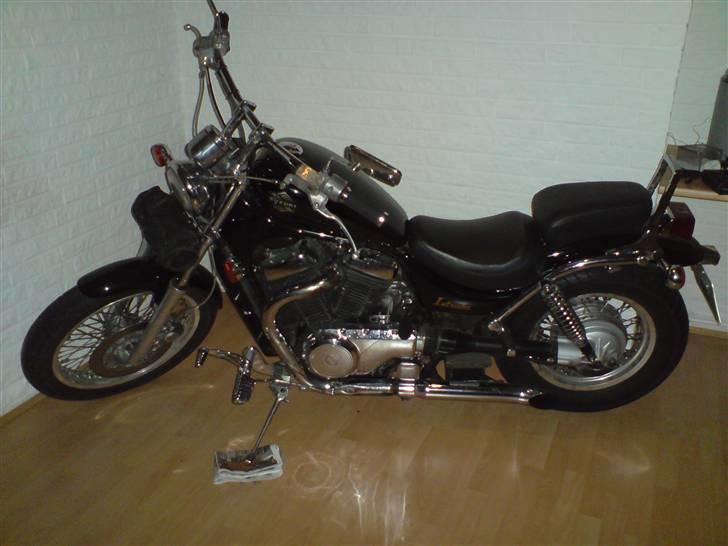 Suzuki VS Intruder -TIL SALG- billede 2