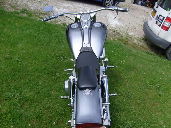 Harley Davidson **SOLGT **   FLH 1200 - ny ombygning af cyklen efter polisen ikke syns det var fedt med apehanger på en 1975 model ha ha billede 10