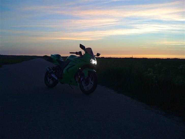 Kawasaki Ninja 250r SOLGT. billede 4