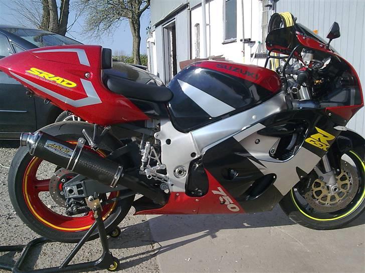 Suzuki GSXR 750  Solgt  - sommerklar billede 1