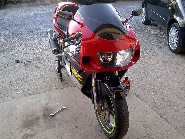 Suzuki GSXR 750  Solgt  billede 4