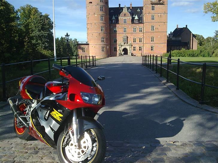 Suzuki GSXR 750  Solgt  billede 5