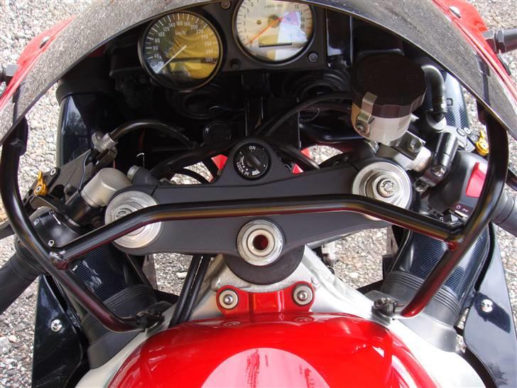 Suzuki GSXR 750  Solgt  - ingen ridser her:) billede 7