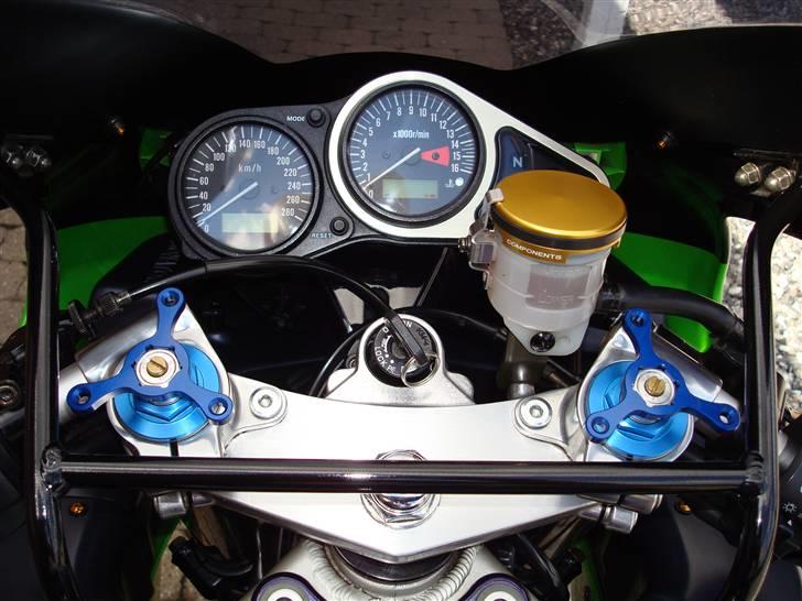 Kawasaki ZX6R billede 4