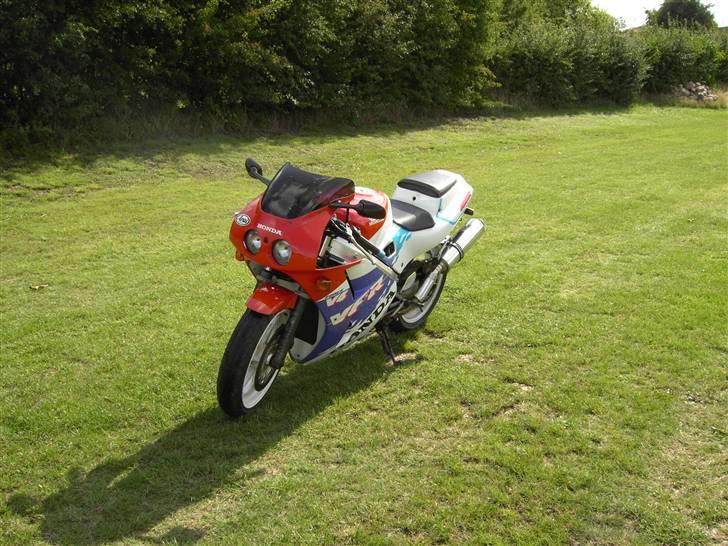 Honda VFR 400 R - SOLGT billede 7