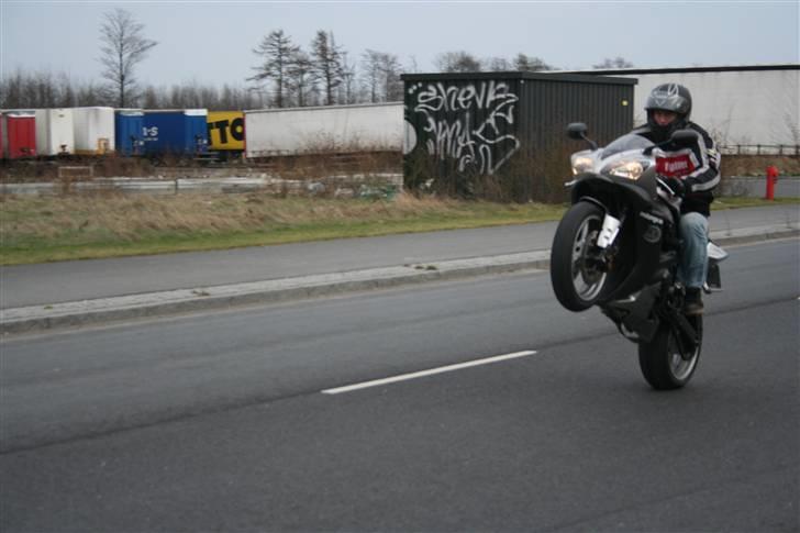 Yamaha yzf R1 billede 3