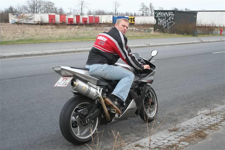 Yamaha yzf R1 billede 4