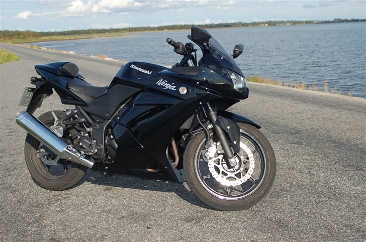 Kawasaki Ninja 250R *SOLGT* billede 8
