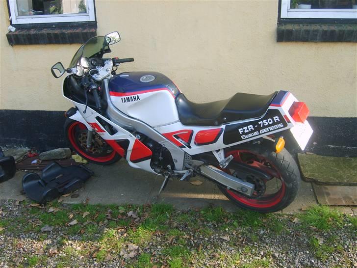 Yamaha FZR 750R Genesis billede 3