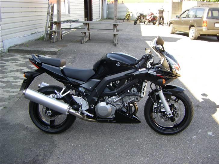 Suzuki SV 1000s K7 - Afhentning ved forhandler billede 1