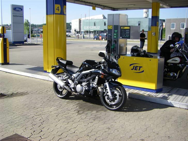 Suzuki SV 1000s K7 - Første tankning billede 4