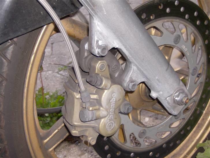 Honda CB 500 - bremser fint men absolut ikke en monoblock ting... billede 1