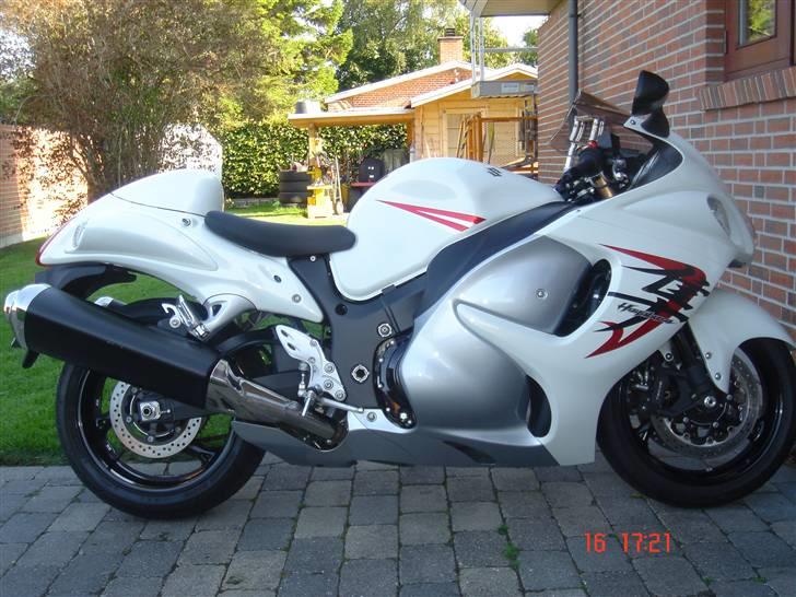 Suzuki GSX 1300R K8 Hayabusa  - så er der pillet klistermærker af ! billede 4