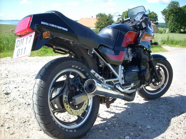 Suzuki GSX 750 E **SOLGT** billede 4