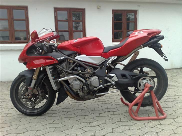 MV Agusta 750 F4 billede 2