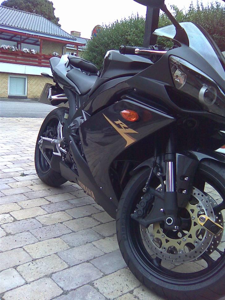Yamaha YZF R-1 billede 8
