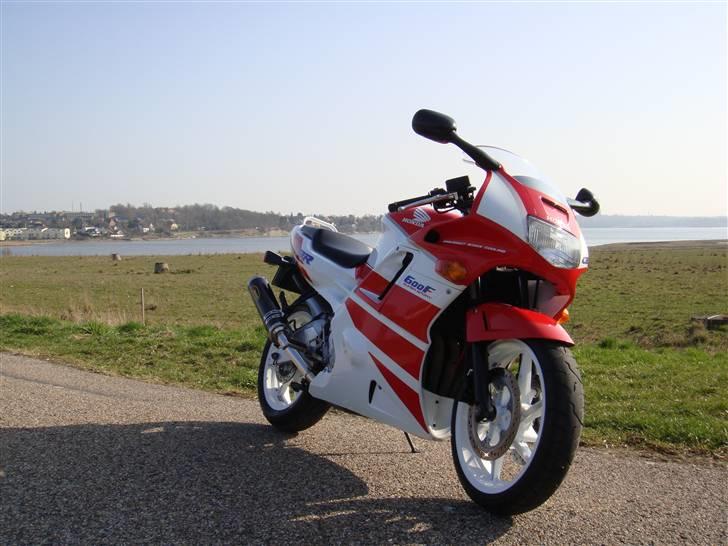Honda CBR600F billede 3