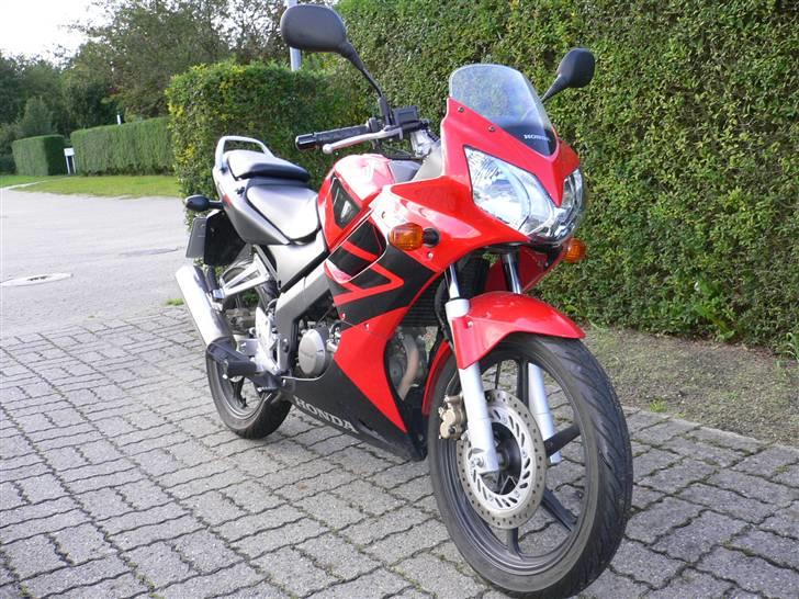 Honda CBR 125R (SOLGT) [Tidl. motorcykel] billede 2