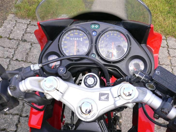 Honda CBR 125R (SOLGT) [Tidl. motorcykel] billede 5