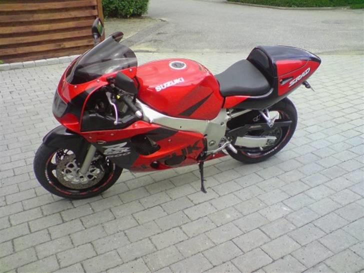 Suzuki gsx-r 600 - Solgt billede 1