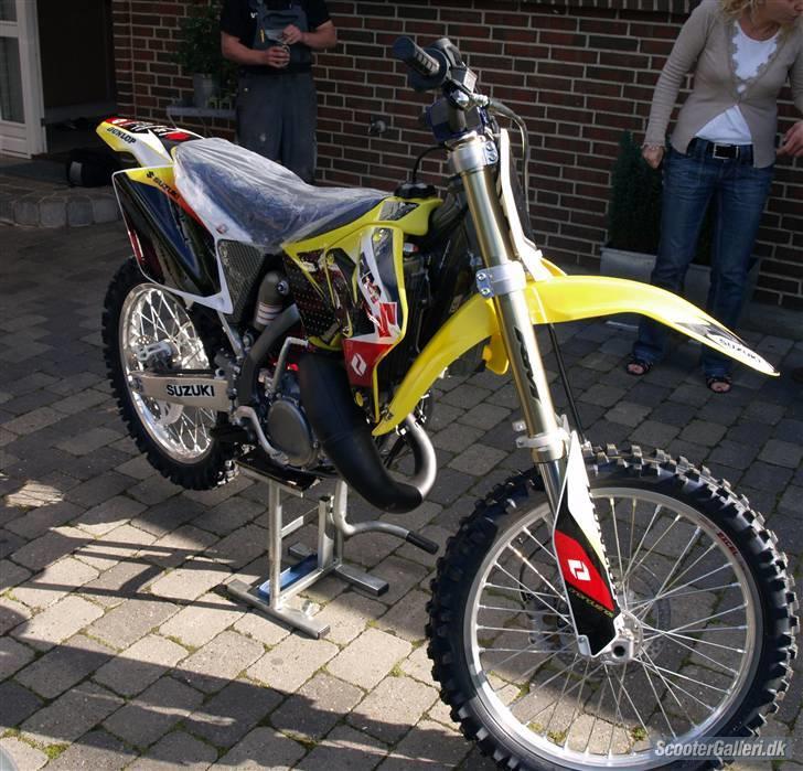 Suzuki RM125k8*solgt* billede 4