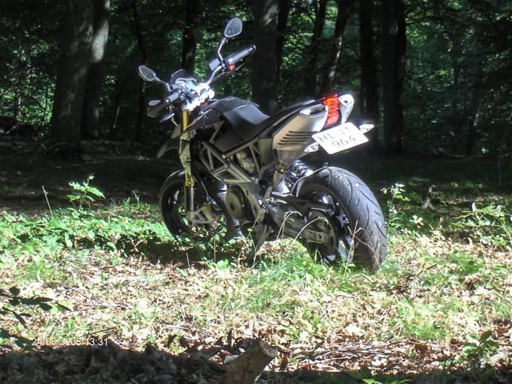 Aprilia Dorsoduro billede 4