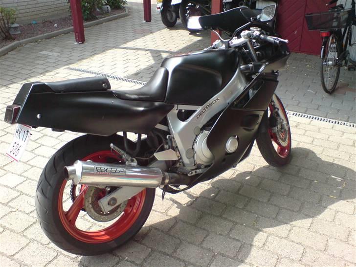 Yamaha FZR 600 "SOLGT" billede 9