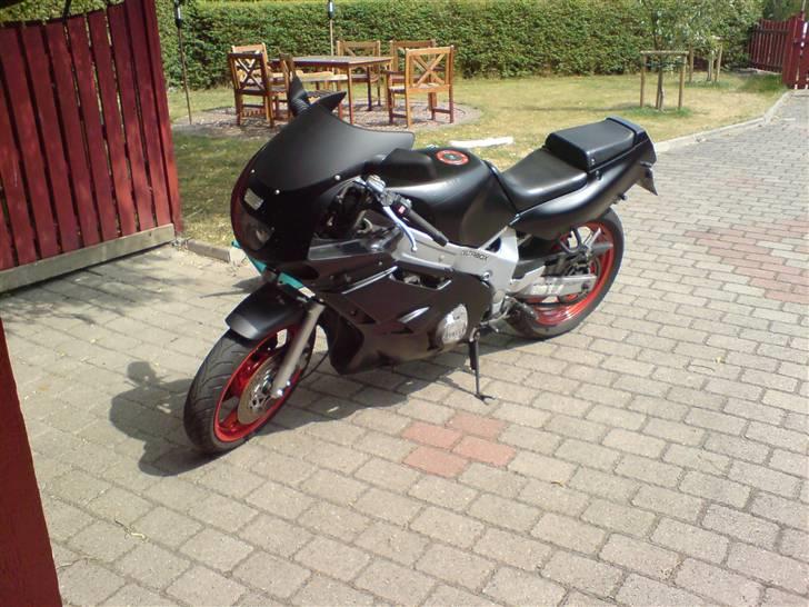 Yamaha FZR 600 "SOLGT" billede 10