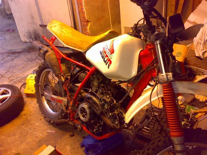 Suzuki TL1000R Solgt:( billede 15