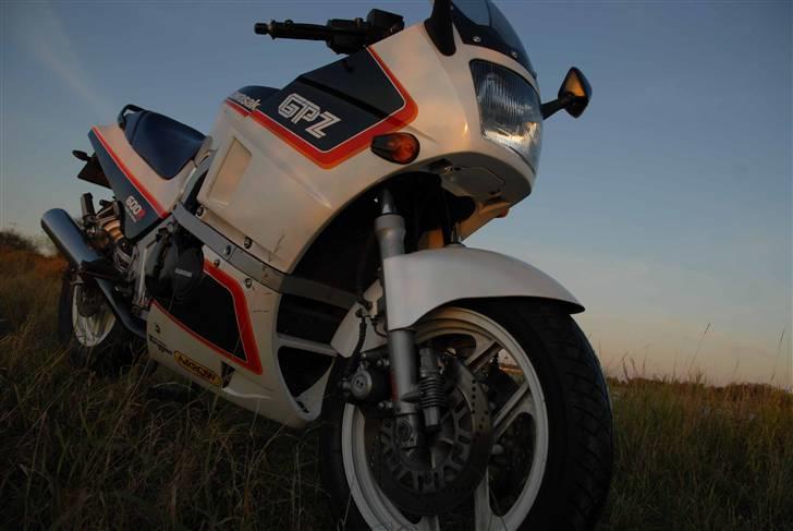 Kawasaki GPZ 600R - SOLGT billede 3