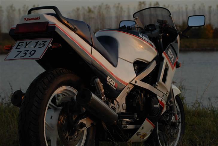 Kawasaki GPZ 600R - SOLGT billede 5