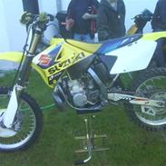 Suzuki 250cc *SOLGT*