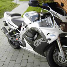 Honda cbr 900rr