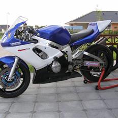 Yamaha YZF-R6 (baneged)*solgt*