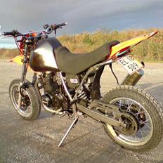 Suzuki DR 650 supermotar 