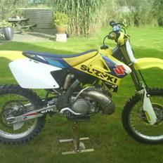 Suzuki 250cc *SOLGT*