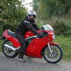 Suzuki GsxR 750