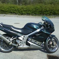 Honda VFR 750 F - RC 36 *SOLGT*