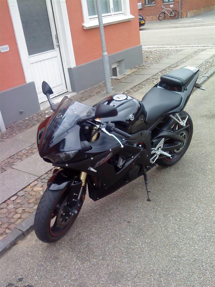 Yamaha R6 billede 8