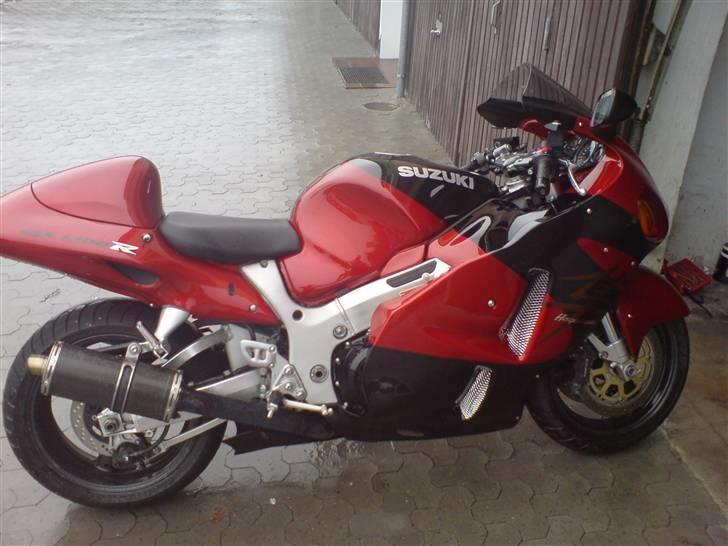 Suzuki Gsx-r 1300 Hayabusa - Inderpaneler malet og net sat i kåben.. :-DDDDD billede 9