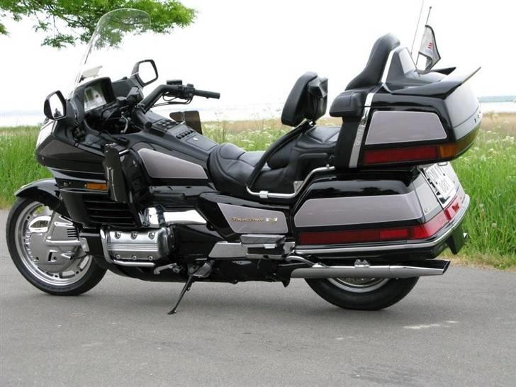 Honda Goldwing 1500 SE"solgt" - foto: Kim Hansen har taget de 12 første billeder, så de er venligst "lånt" til jeg selv får taget lidt . billede 1