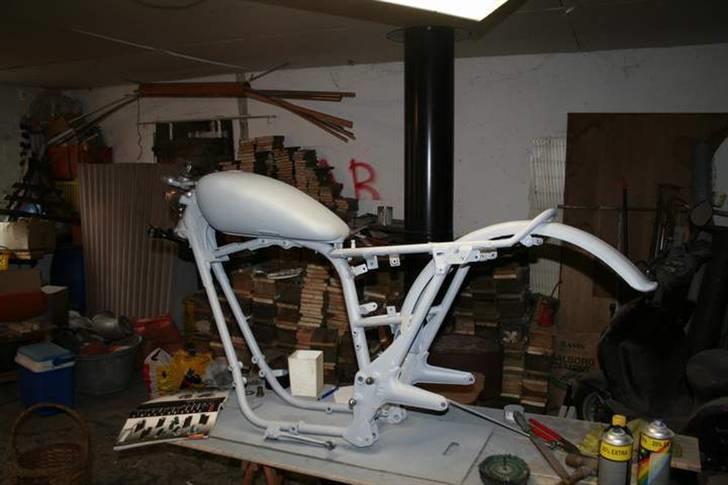 Yamaha XS 1 - stel,tank og skærm slebet og grundet billede 8