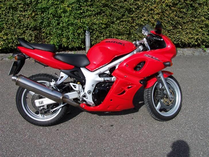 Suzuki SV650S TOTALSKADET - Min skat :) billede 1