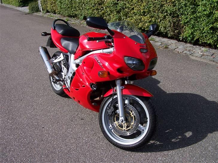 Suzuki SV650S TOTALSKADET billede 3