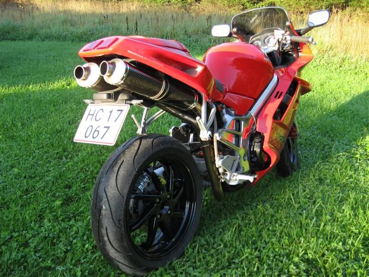 Honda vfr 750F billede 2