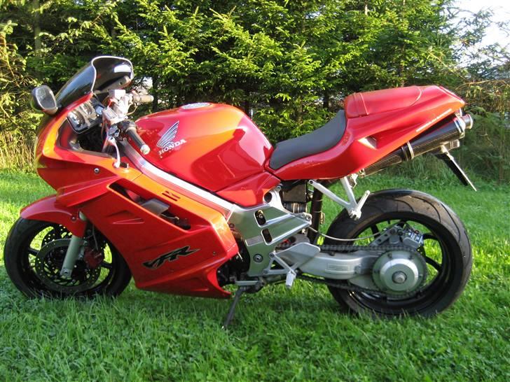 Honda vfr 750F billede 4