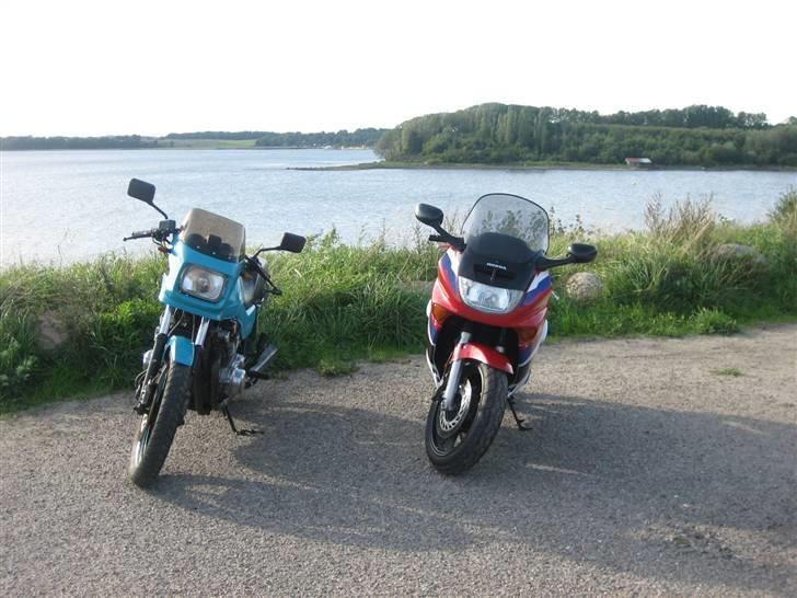 Suzuki gs 650 kantana solgt -  her holder jeg med fede søren`s honda cbr 1000 billede 15