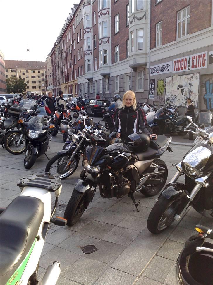 Kawasaki *SOLGT* - her er hun så, kvinden i mit liv og grunden til at jeg har mc. billede 12